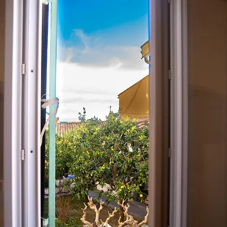 Vieux Grand Studio Ensoleille Daire